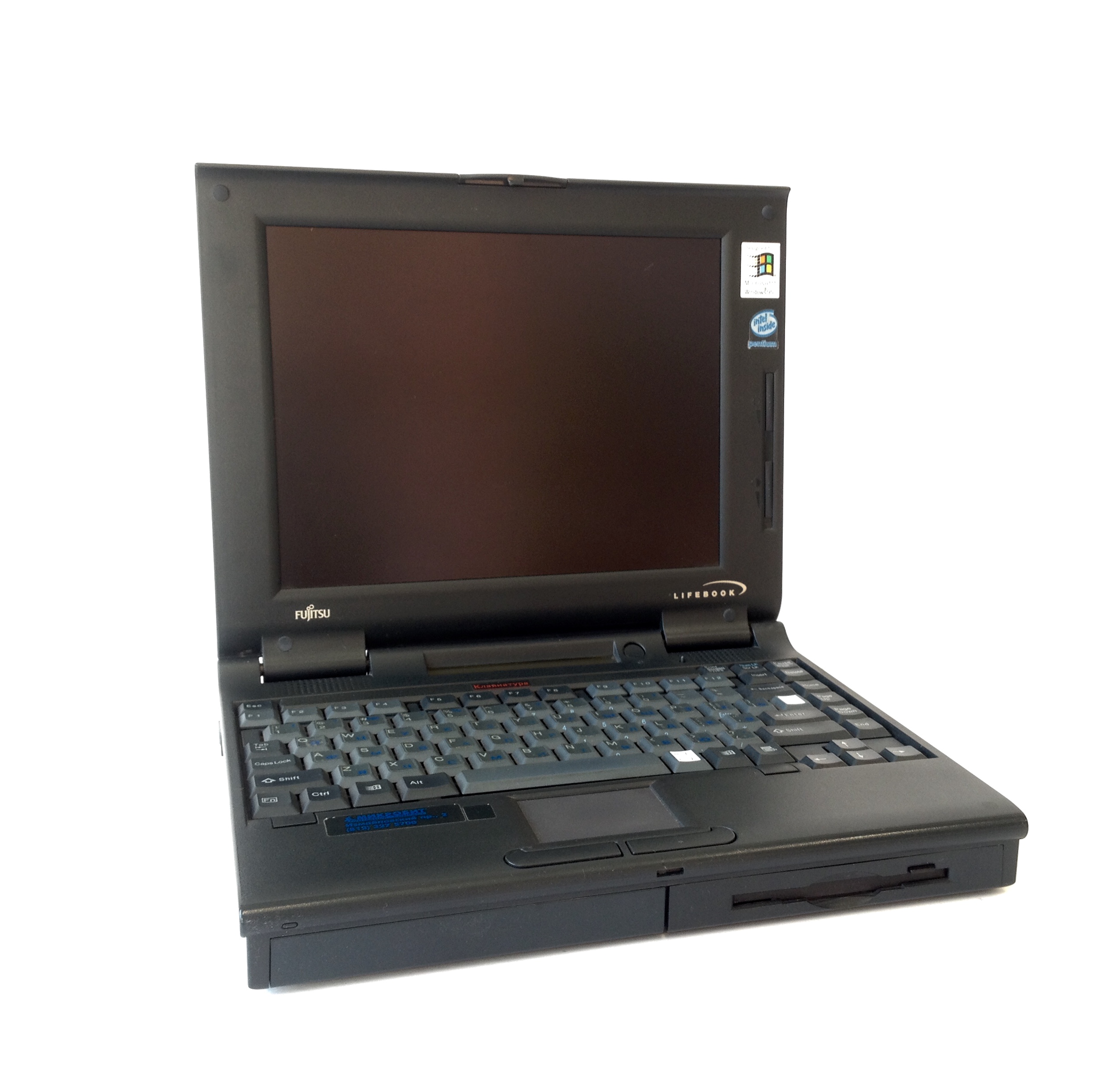Легкие старые ноутбуки. Fujitsu LIFEBOOK Pentium. LIFEBOOK 530t. LIFEBOOK Fujitsu 98 года. LIFEBOOK Fujitsu старый.