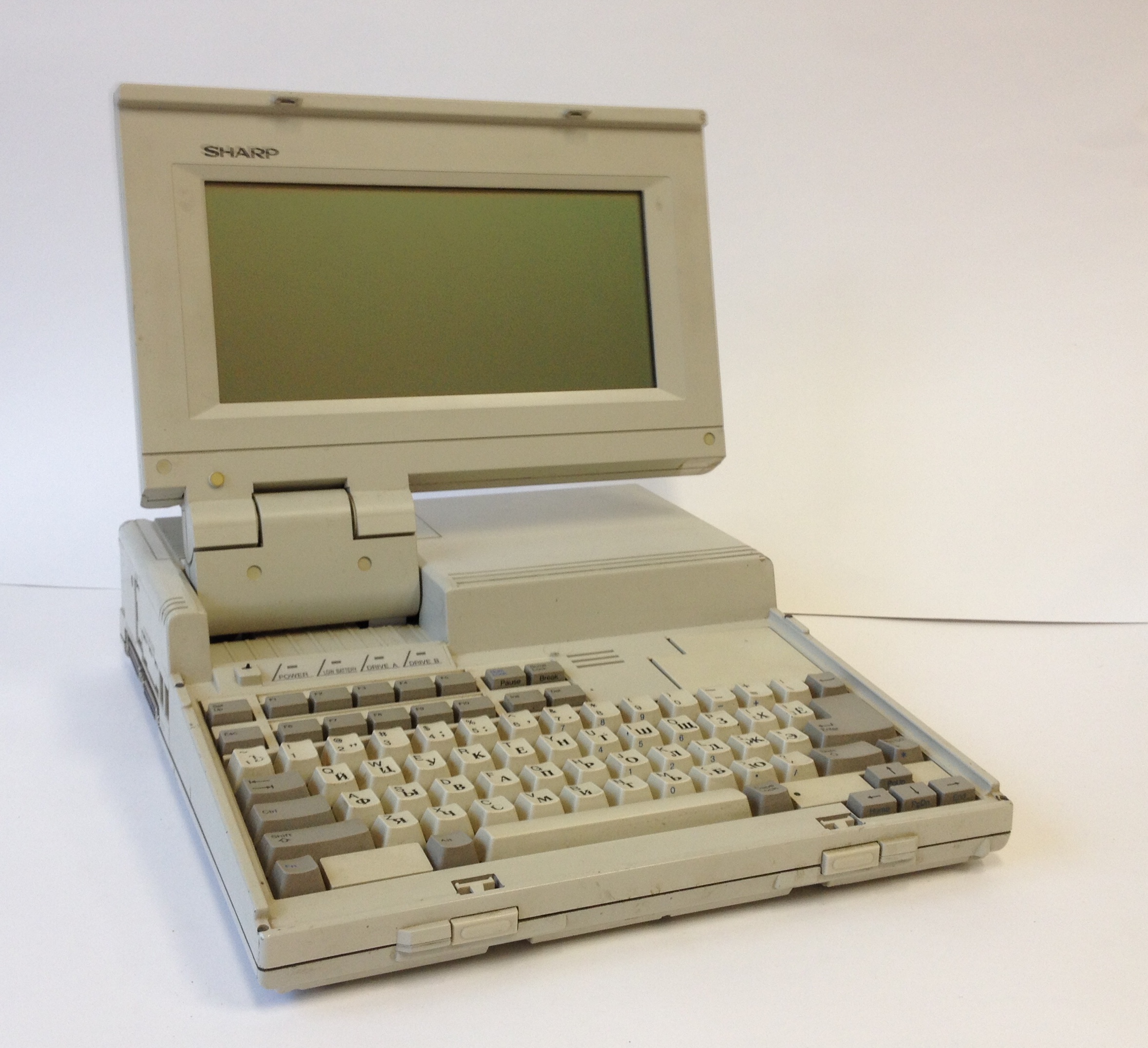 Легкие старые ноутбуки. Лэптоп Sharp PC 4501. Ноут Compaq 1980. 1995 Ноутбуки макинтош. Toshiba t1100.