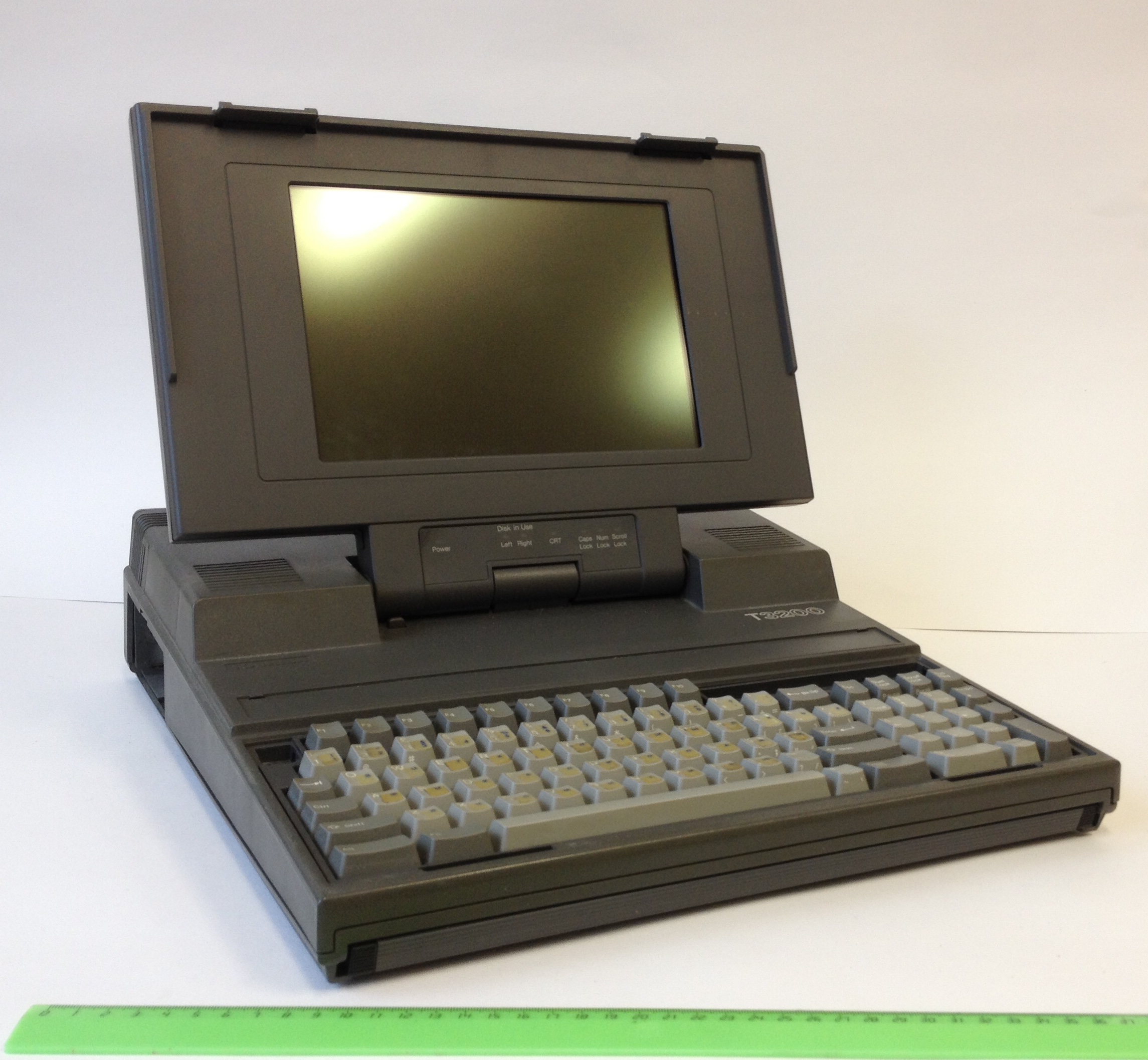 Легкие старые ноутбуки. Toshiba t1100. Ноут Compaq 1980. Toshiba t3200. Toshiba 3200.